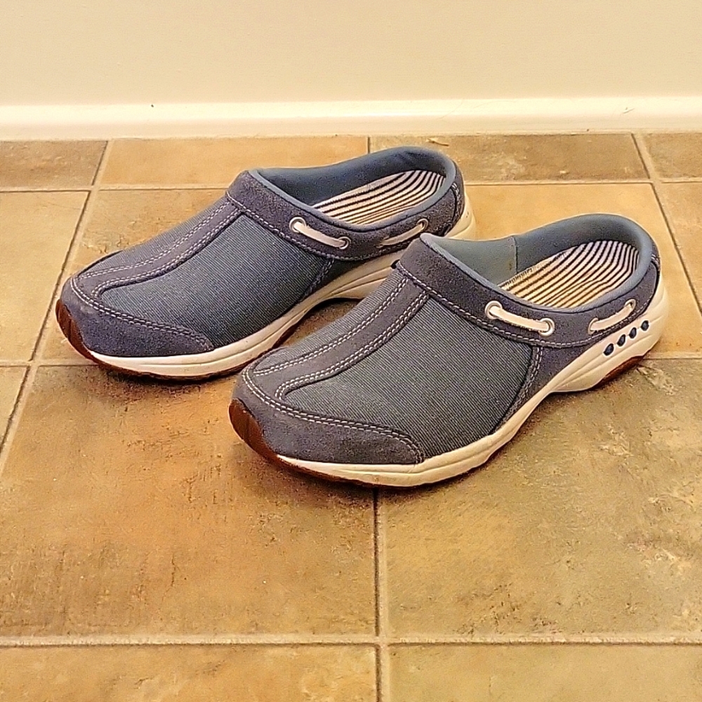 Blue Clogs 👞 - Picture 2 of 5